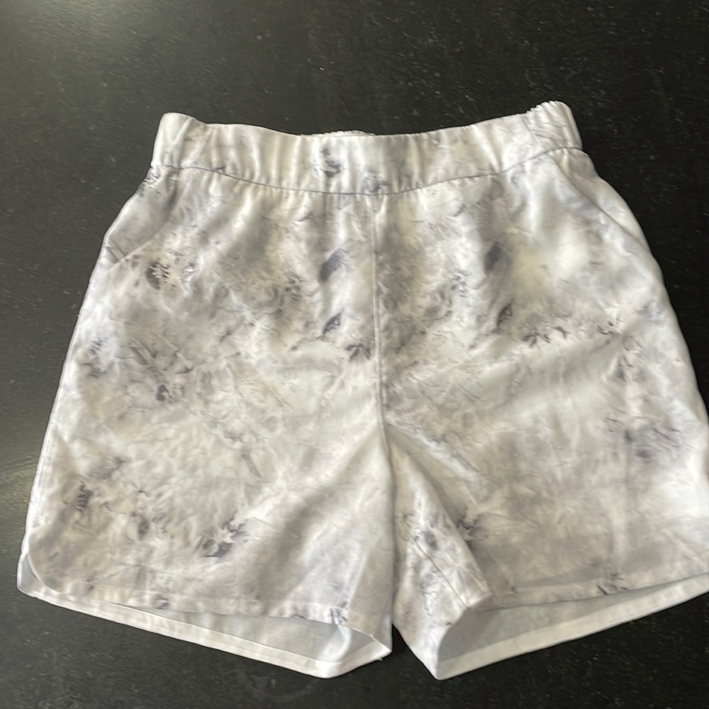 Lululemon size 4 shorts